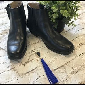 BOGS Women's Black Solid Boots Booties SZ 7.5